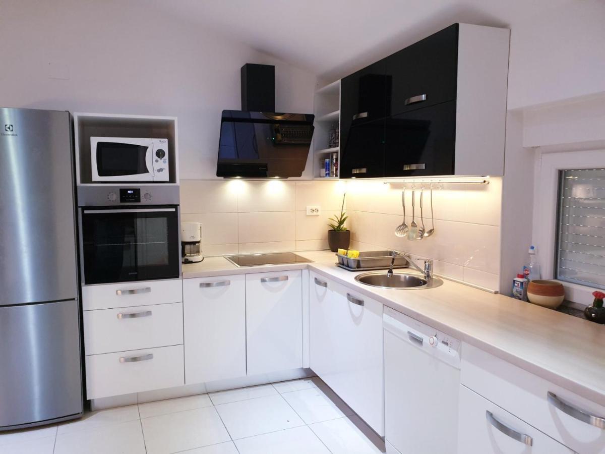 Apartman Lara Crikvenica Exterior foto