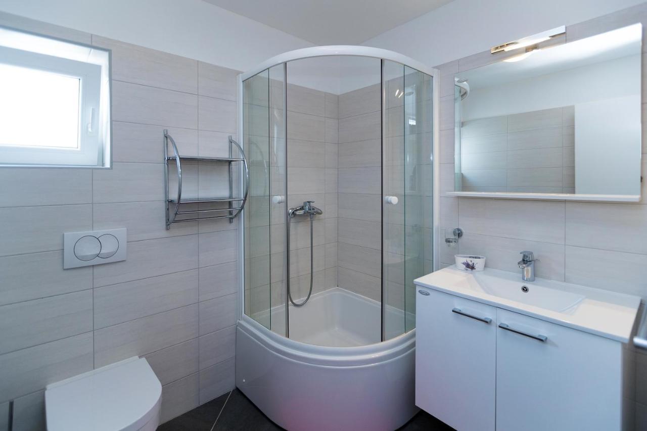 Apartman Lara Crikvenica Exterior foto